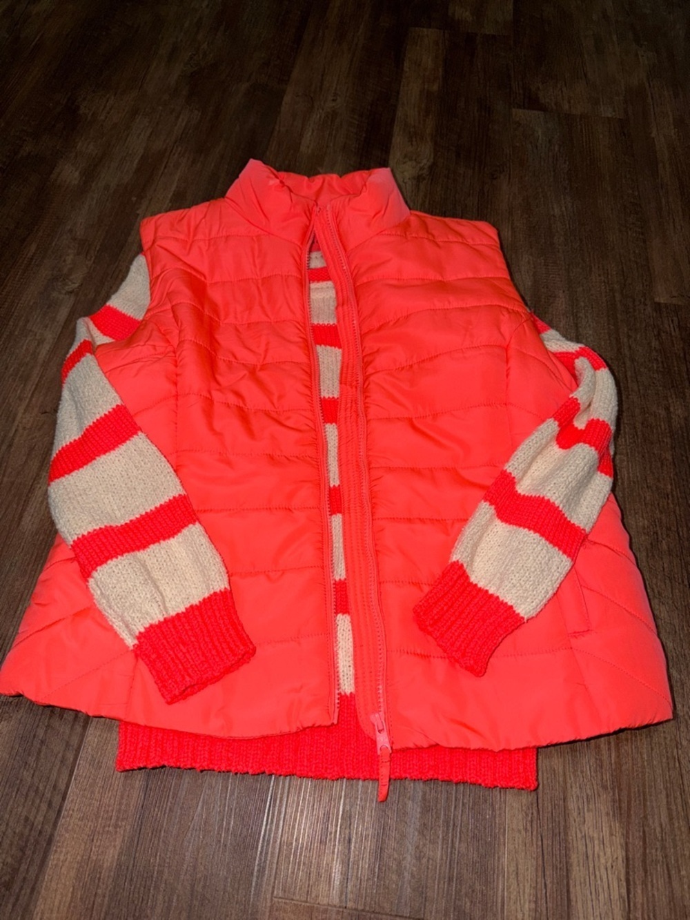 Aeropostale Coral Vest with Matching J Crew sweater size M/XL Beautiful set